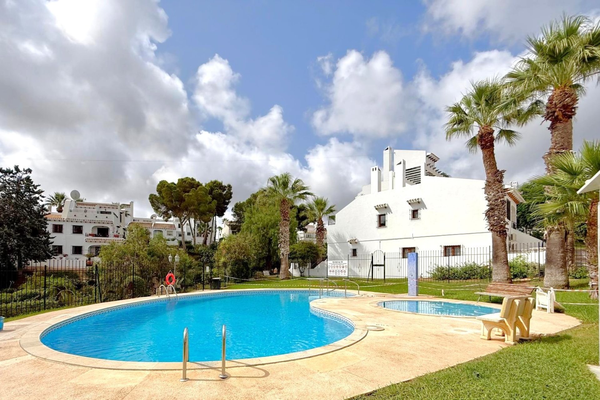 Wiederverkauf - Stadthaus -
Orihuela Costa - Villamartin
