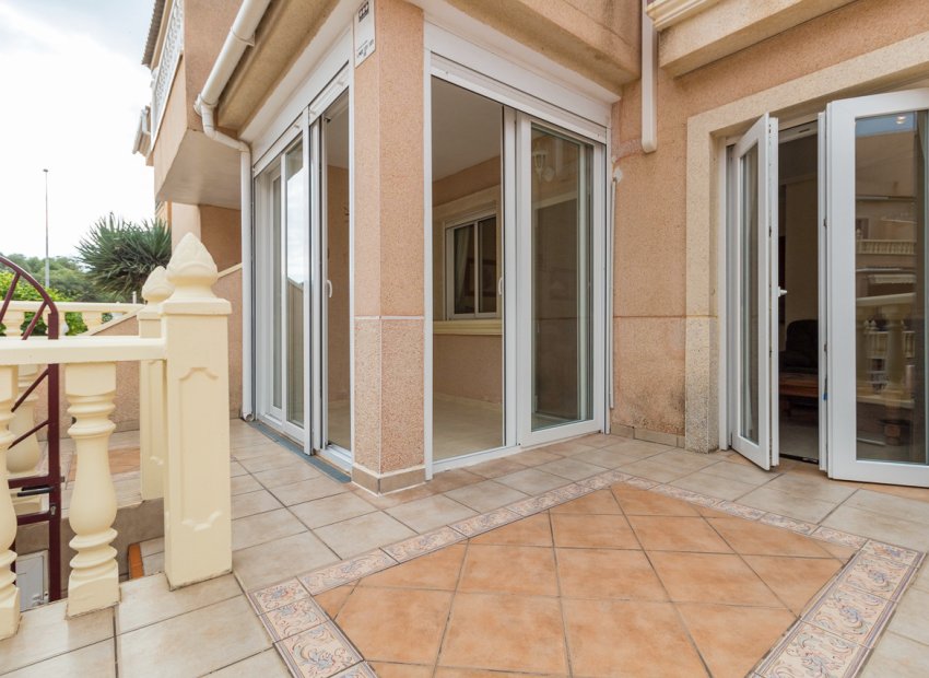 Wiederverkauf - Stadthaus -
Playa Flamenca