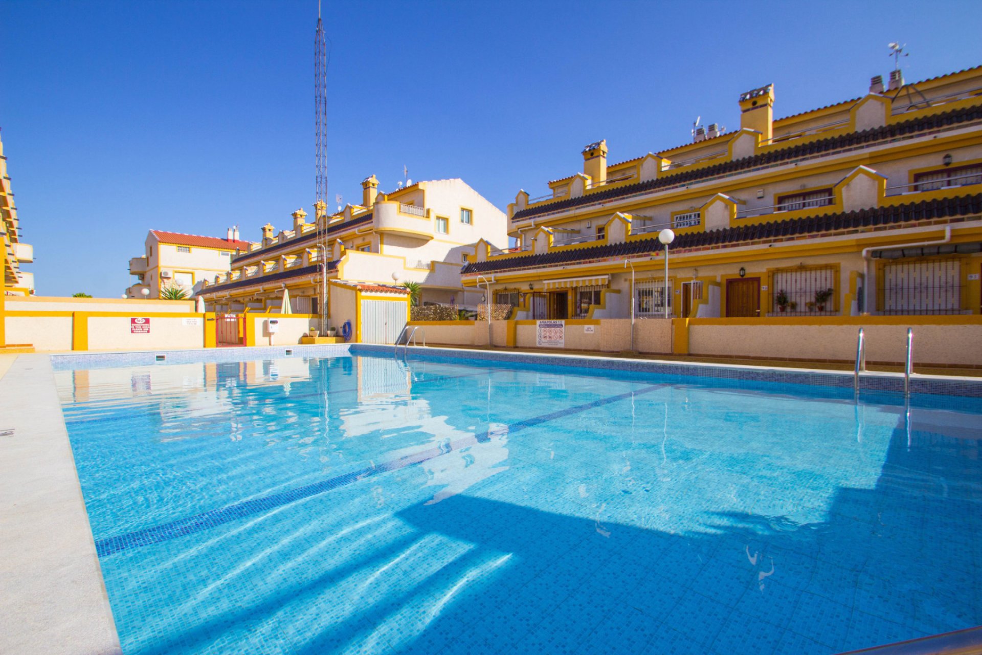 Wiederverkauf - Stadthaus -
Playa Flamenca
