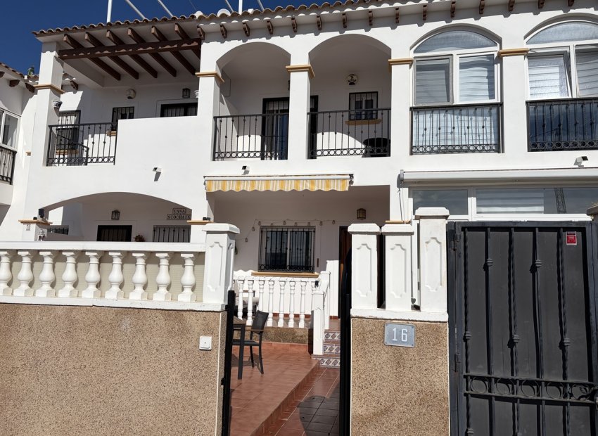 Wiederverkauf - Stadthaus -
Punta Prima