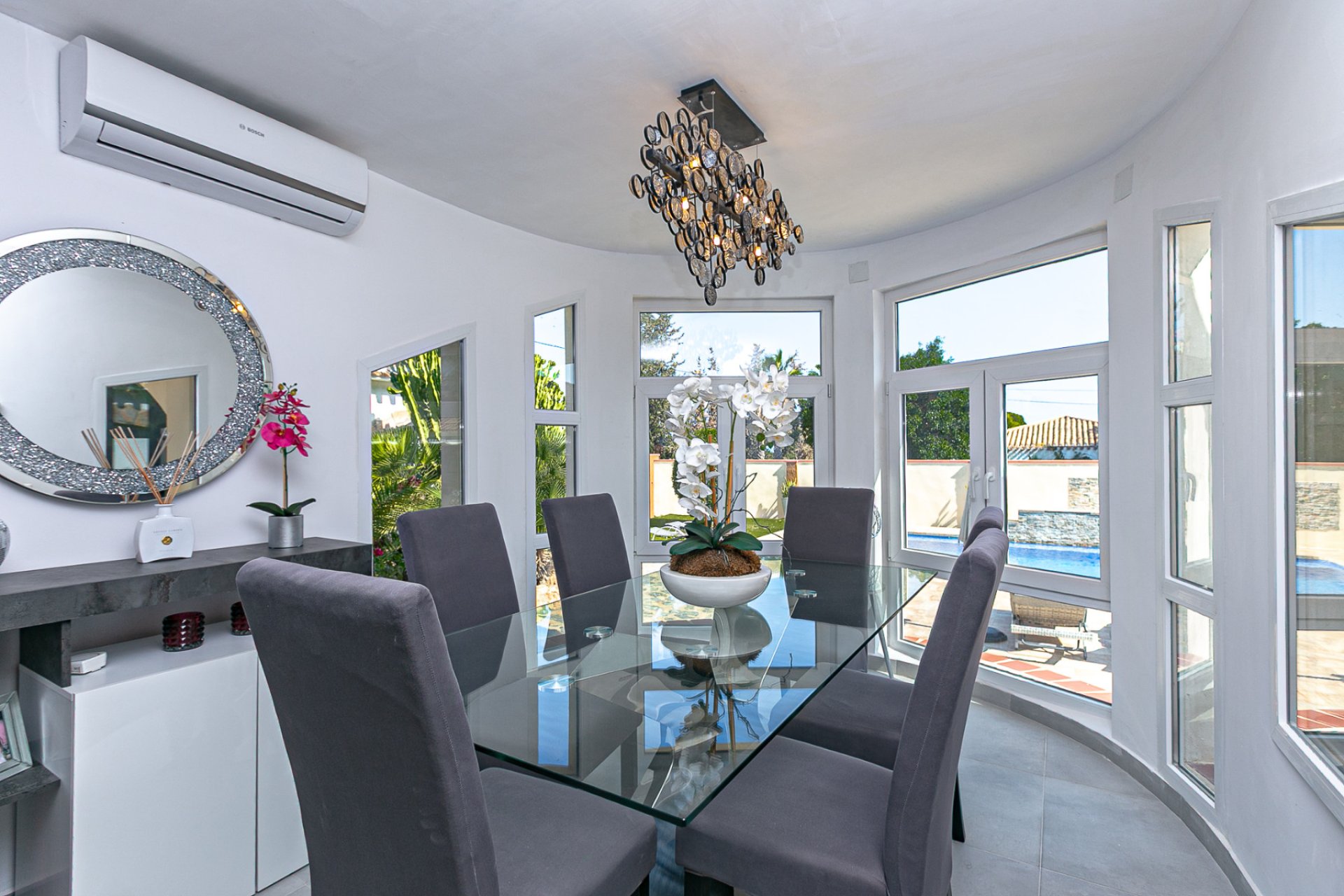 Wiederverkauf - Villa -
Campoamor - Lomas de Don Juan