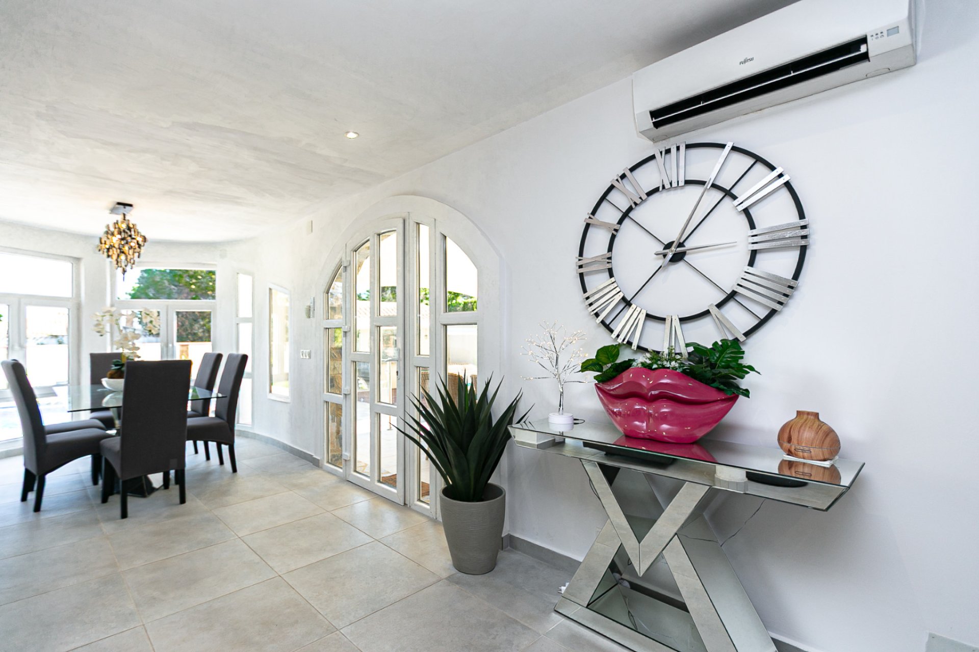 Wiederverkauf - Villa -
Campoamor - Lomas de Don Juan