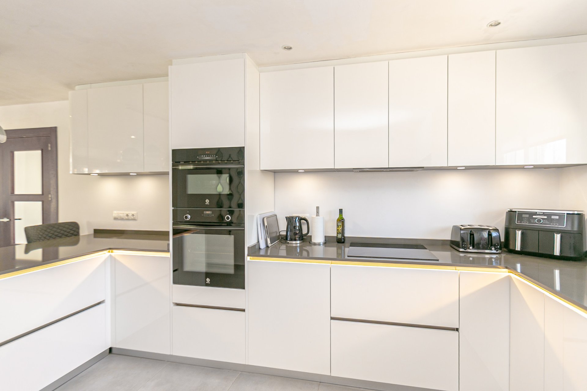 Wiederverkauf - Villa -
Campoamor - Lomas de Don Juan