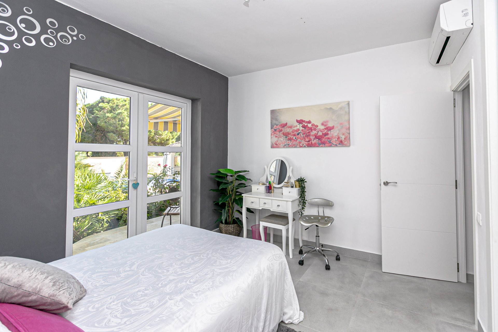 Wiederverkauf - Villa -
Campoamor - Lomas de Don Juan