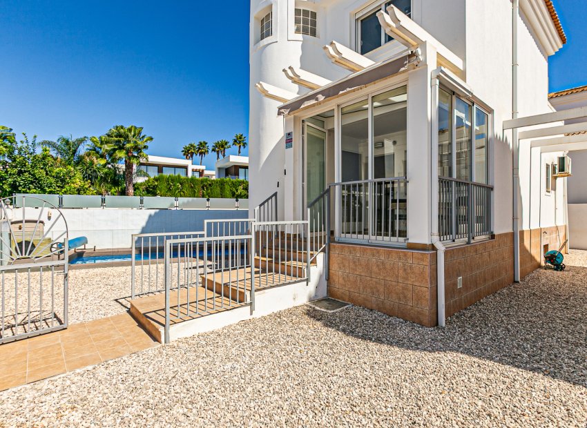 Wiederverkauf - Villa -
La Marina