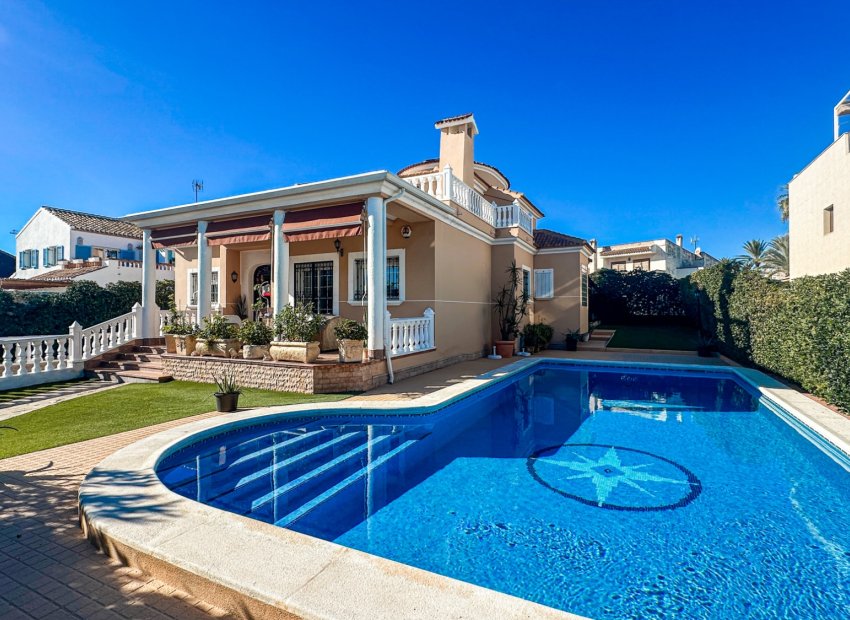 Wiederverkauf - Villa -
La Mata