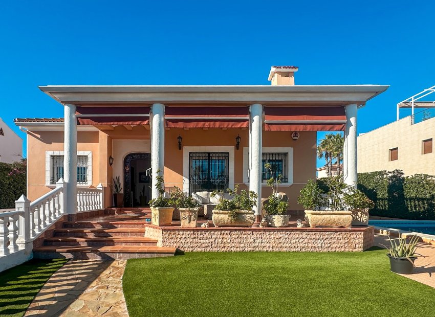 Wiederverkauf - Villa -
La Mata