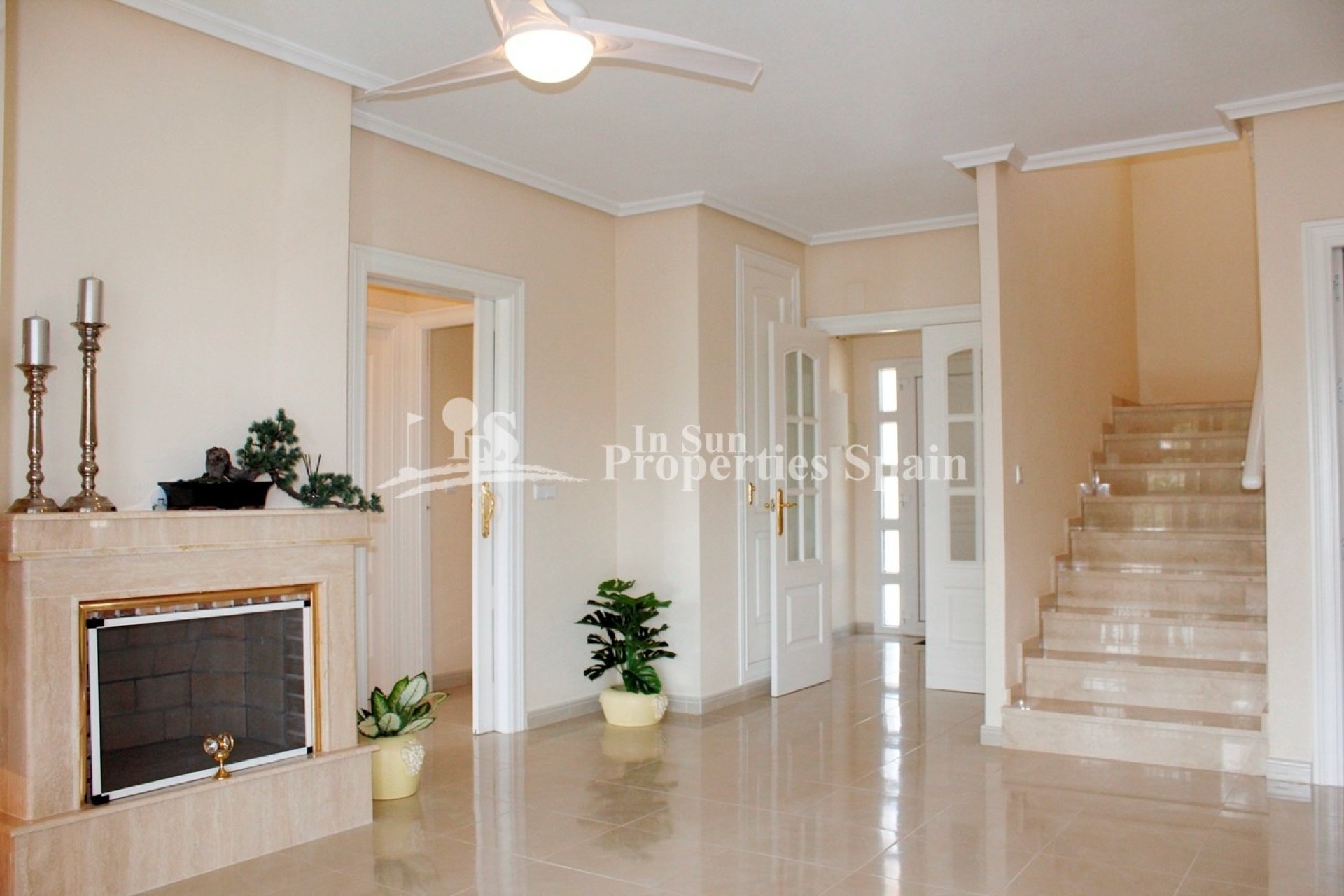 Wiederverkauf - Villa -
Orihuela Costa - Campoamor Golf