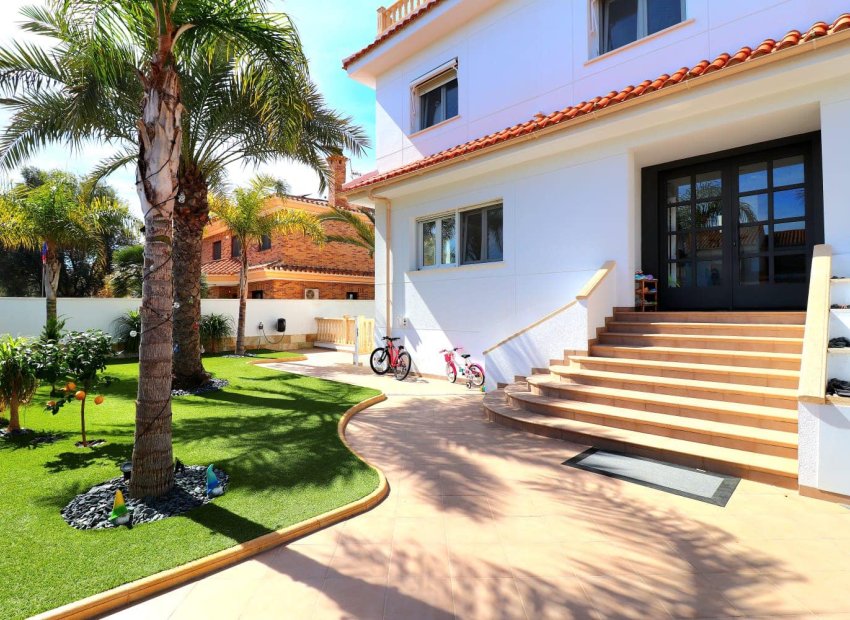Wiederverkauf - Villa -
Orihuela Costa - Campoamor