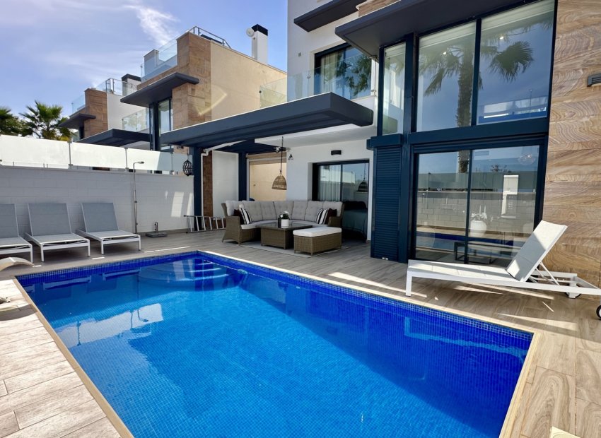 Wiederverkauf - Villa -
Orihuela Costa - Lomas de Cabo Roig