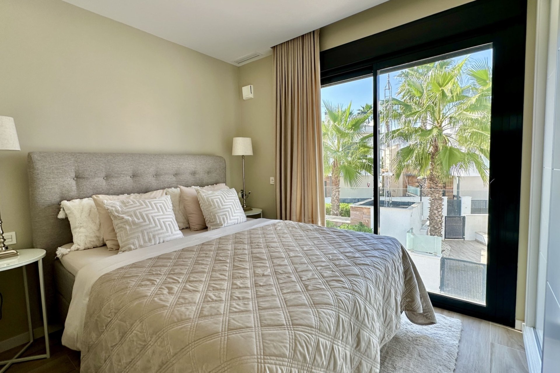 Wiederverkauf - Villa -
Orihuela Costa - Lomas de Cabo Roig