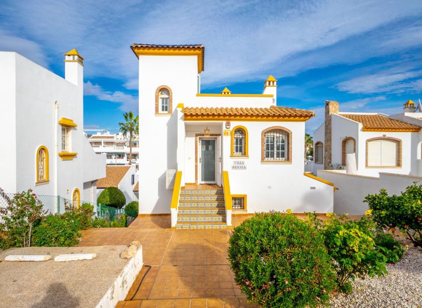 Wiederverkauf - Villa -
Orihuela Costa - Villamartin
