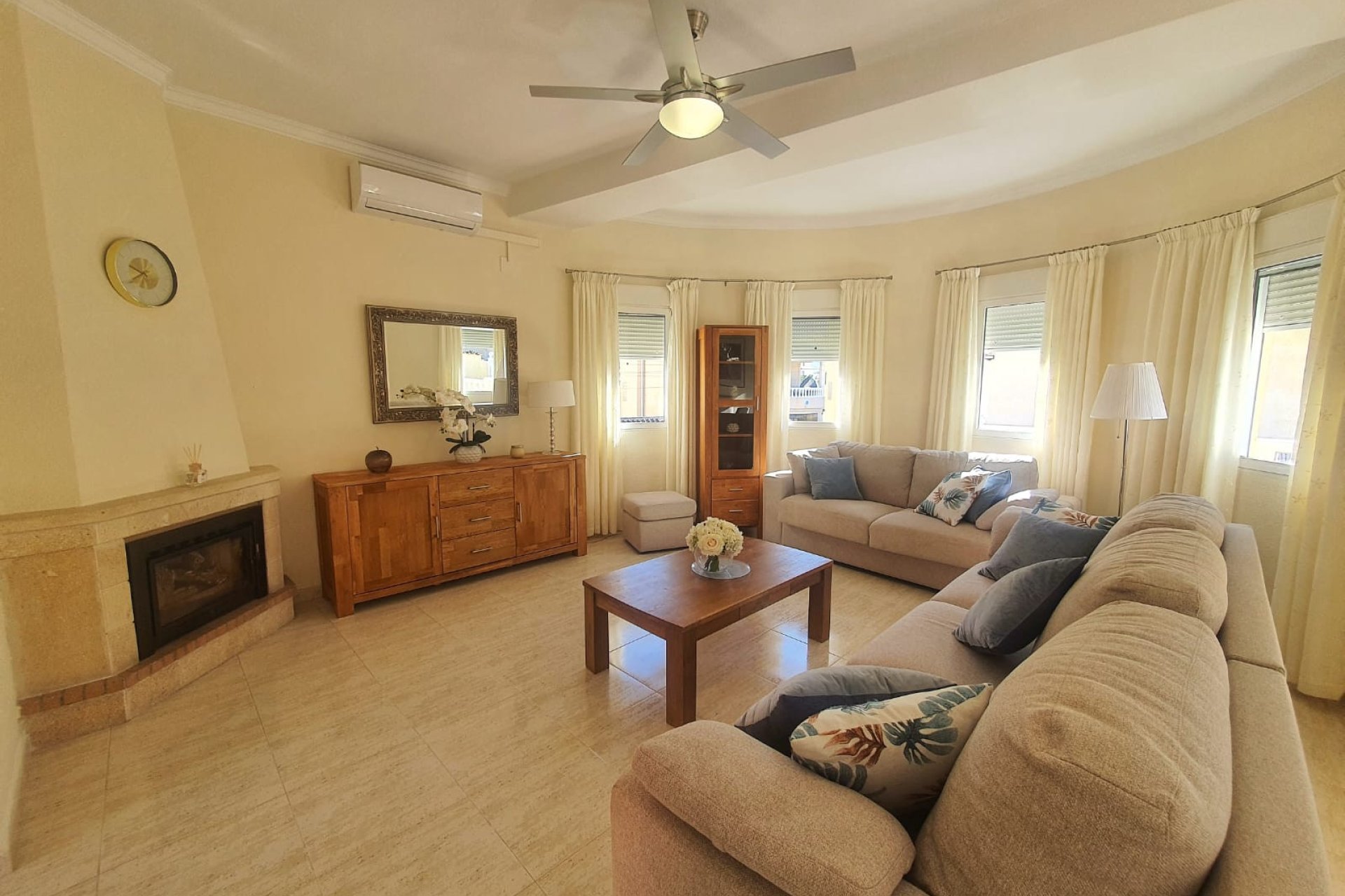 Wiederverkauf - Villa -
Orihuela Costa - Villamartin