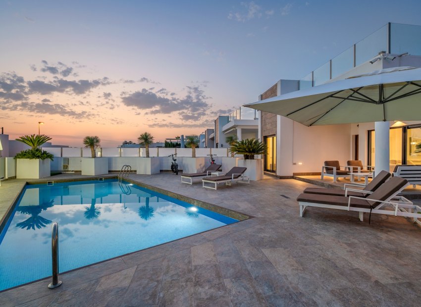 Wiederverkauf - Villa -
Orihuela Costa - Villamartin