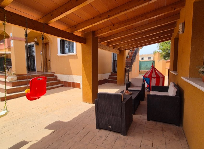 Wiederverkauf - Villa -
Torrevieja - Costa Blanca Sur