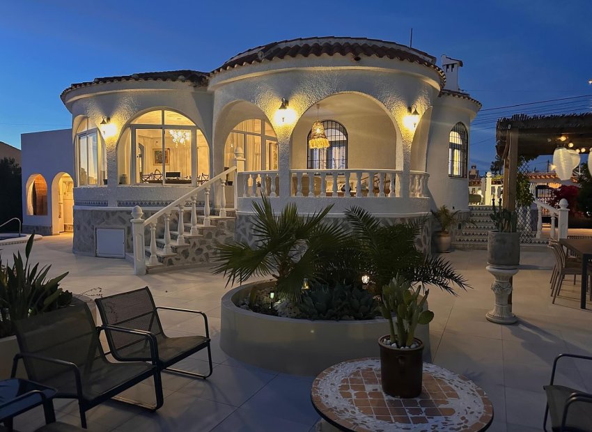 Wiederverkauf - Villa -
Torrevieja - Costa Blanca Sur