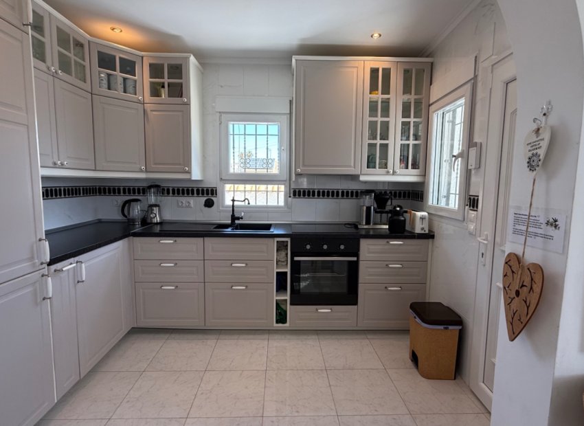 Wiederverkauf - Villa -
Torrevieja - Costa Blanca Sur