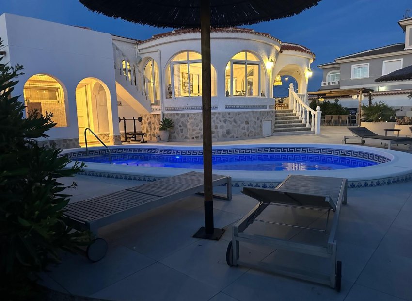 Wiederverkauf - Villa -
Torrevieja - Costa Blanca Sur