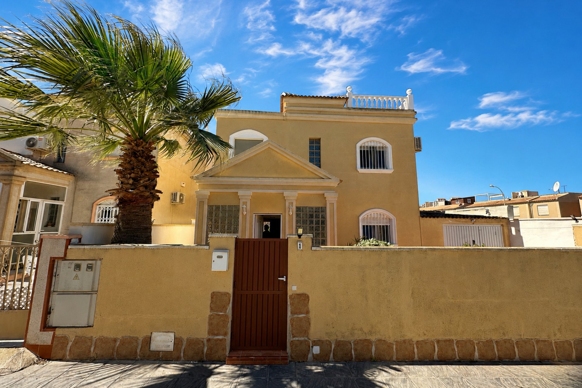 Wiederverkauf - Villa -
Torrevieja - Nueva Torrevieja - Aguas Nuevas