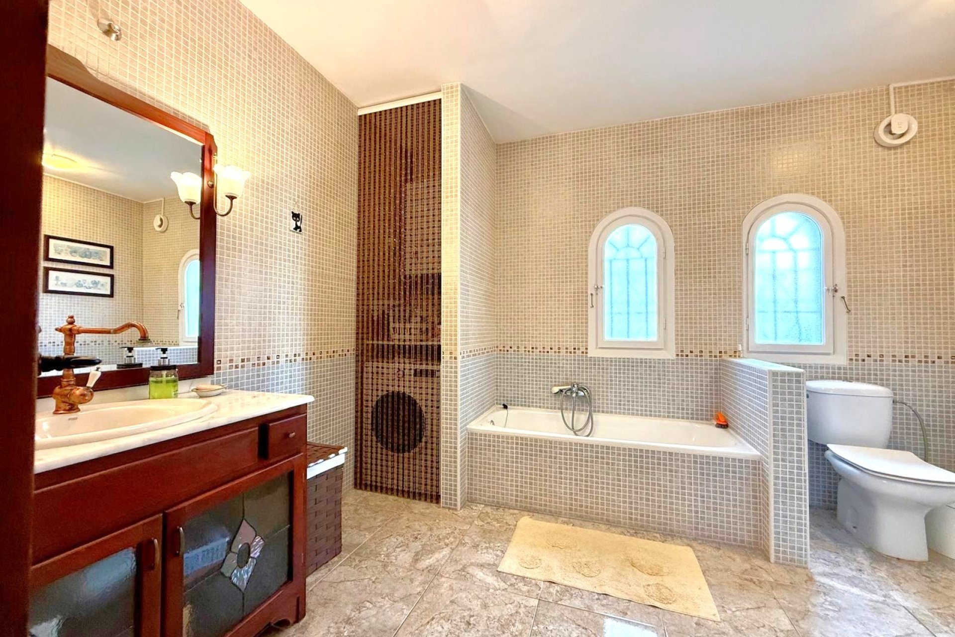 Wiederverkauf - Villa -
Villamartín - Villamartin