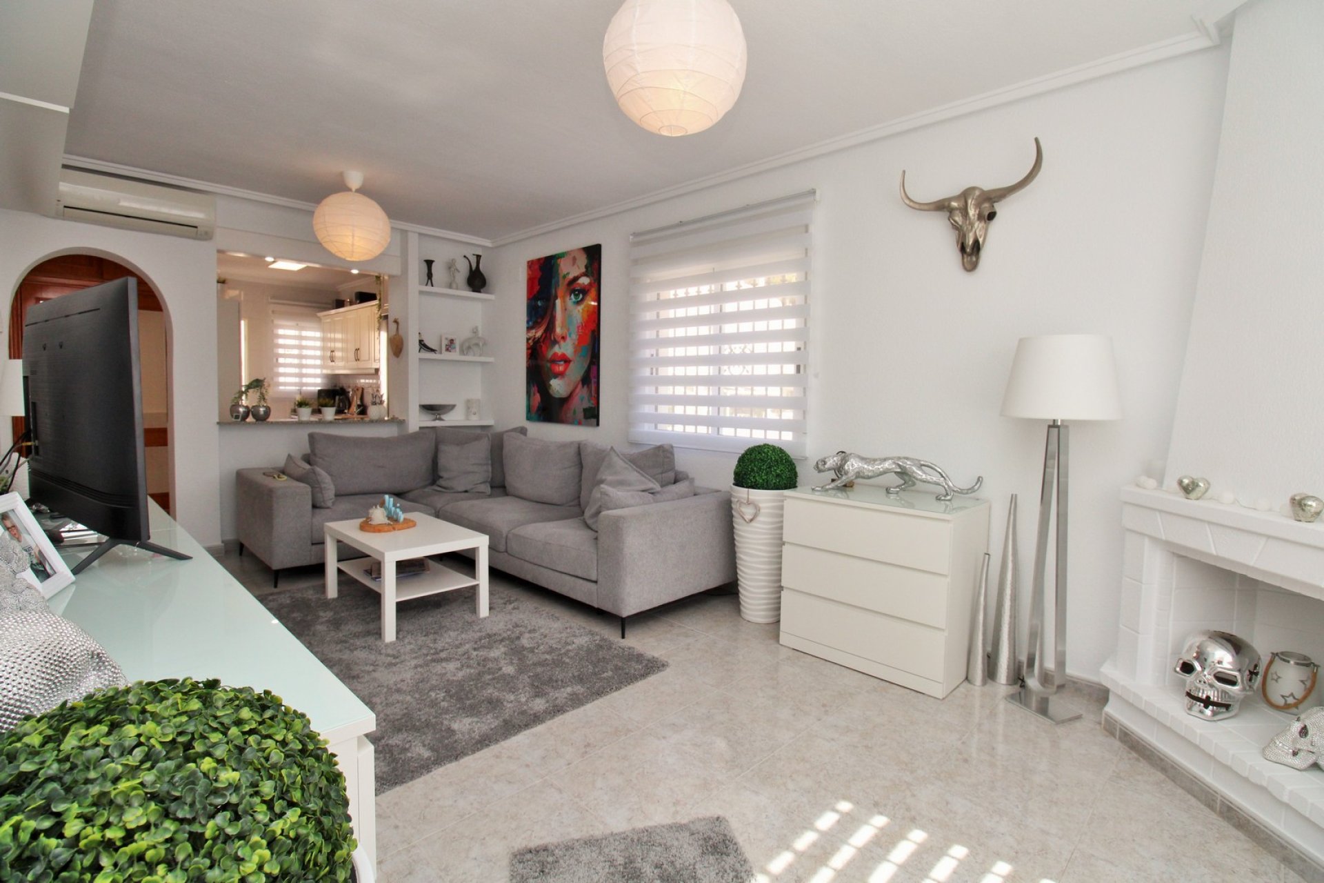 Wiederverkauf - Villa -
Villamartín - Villamartin