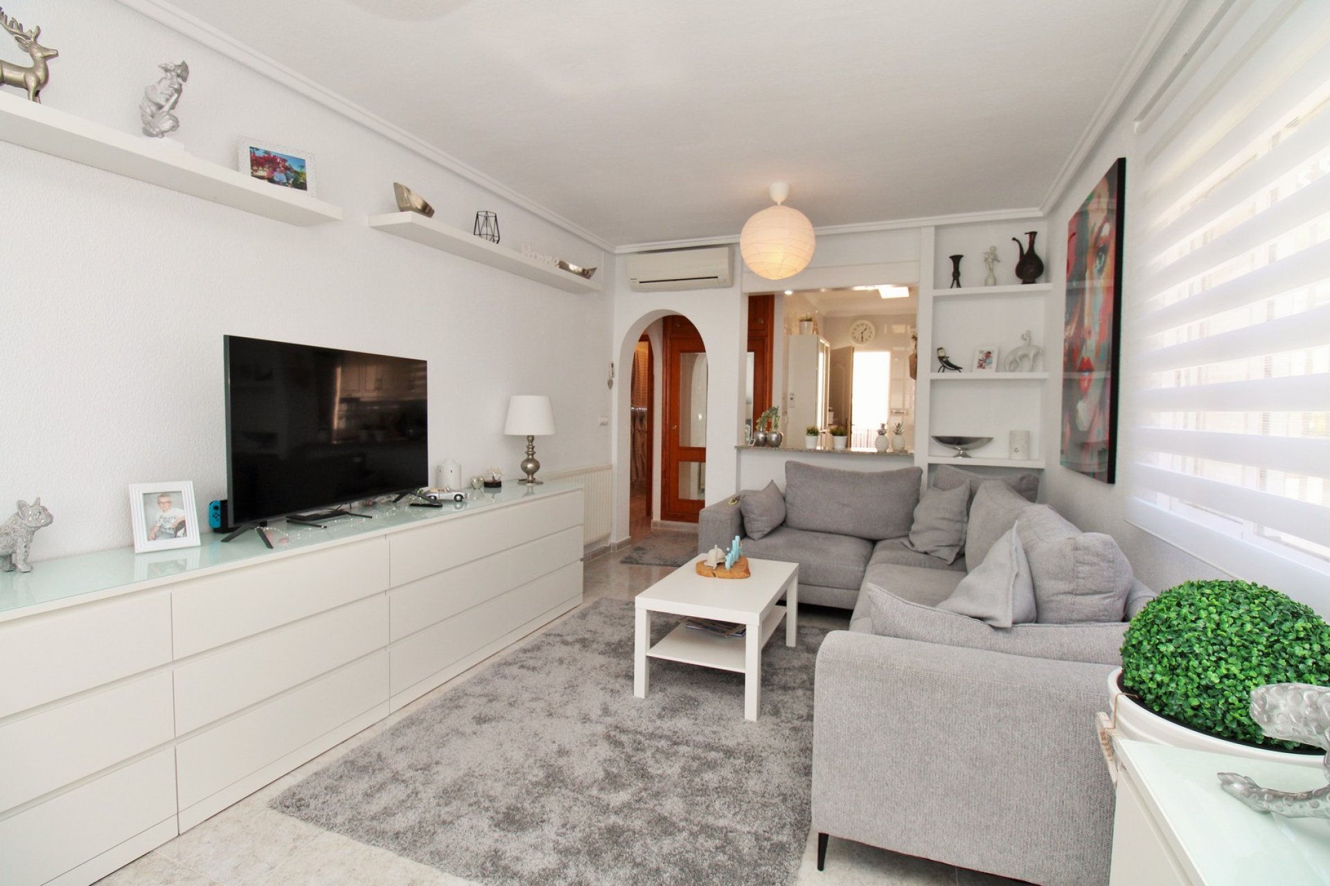 Wiederverkauf - Villa -
Villamartín - Villamartin