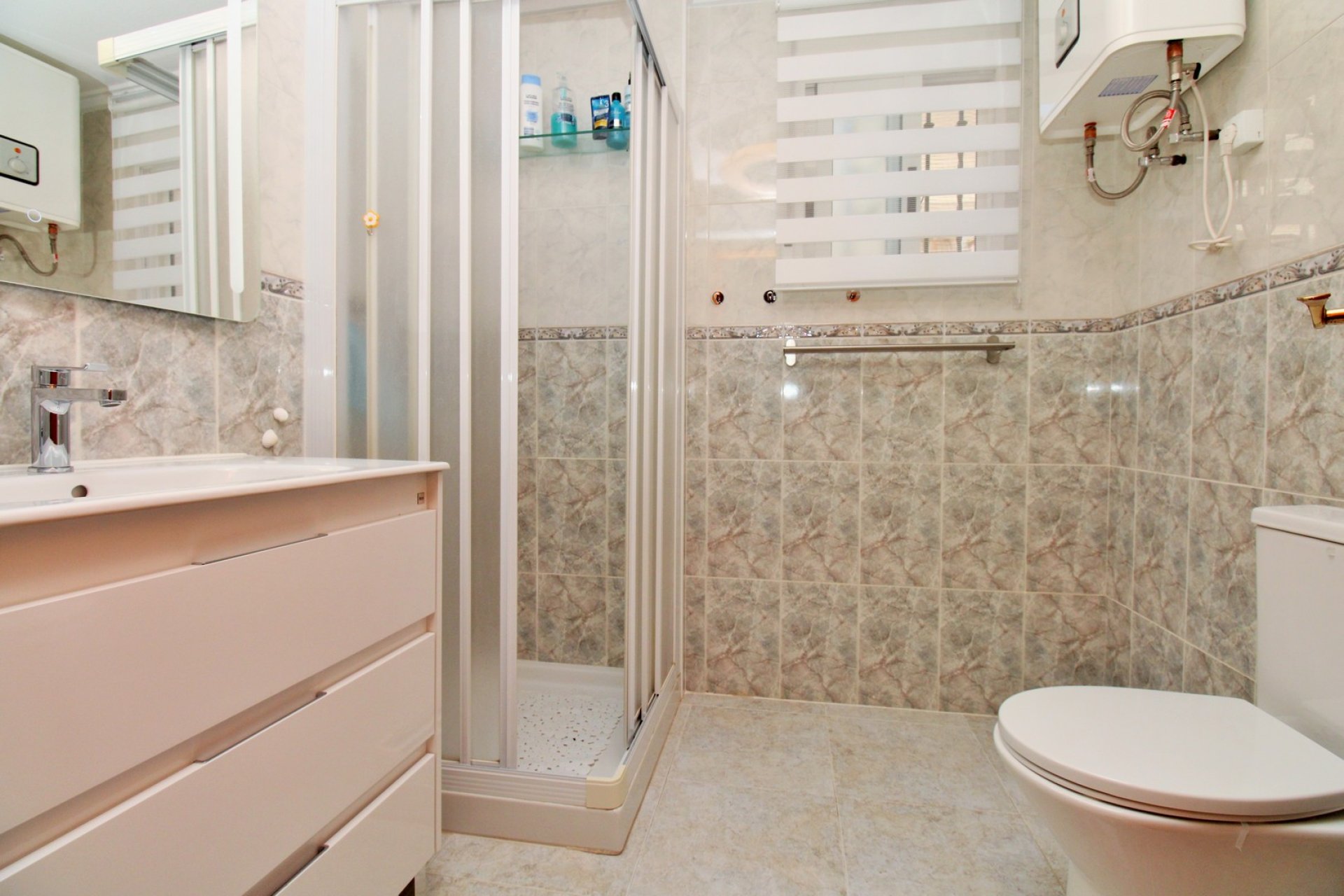 Wiederverkauf - Villa -
Villamartín - Villamartin