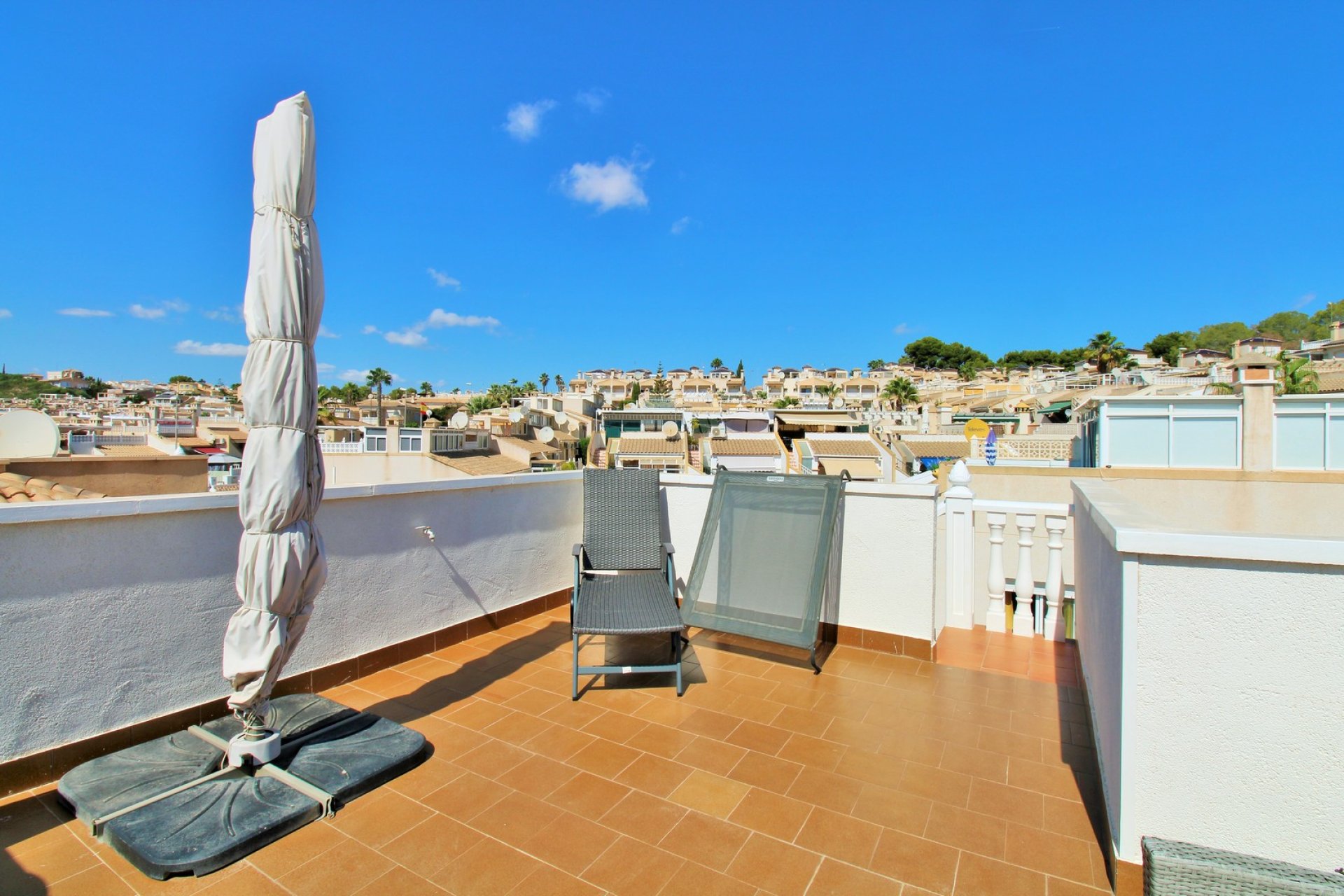 Wiederverkauf - Villa -
Villamartín - Villamartin