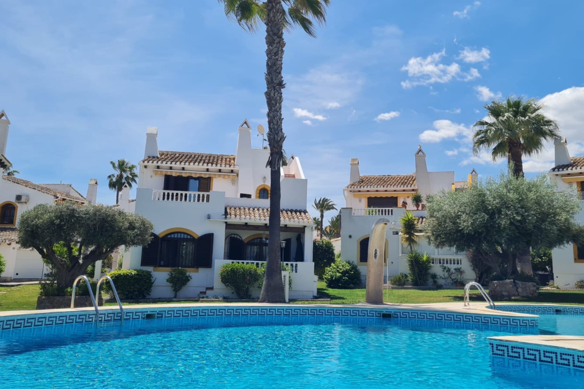 Wiederverkauf - Villa -
Villamartín - Villamartin