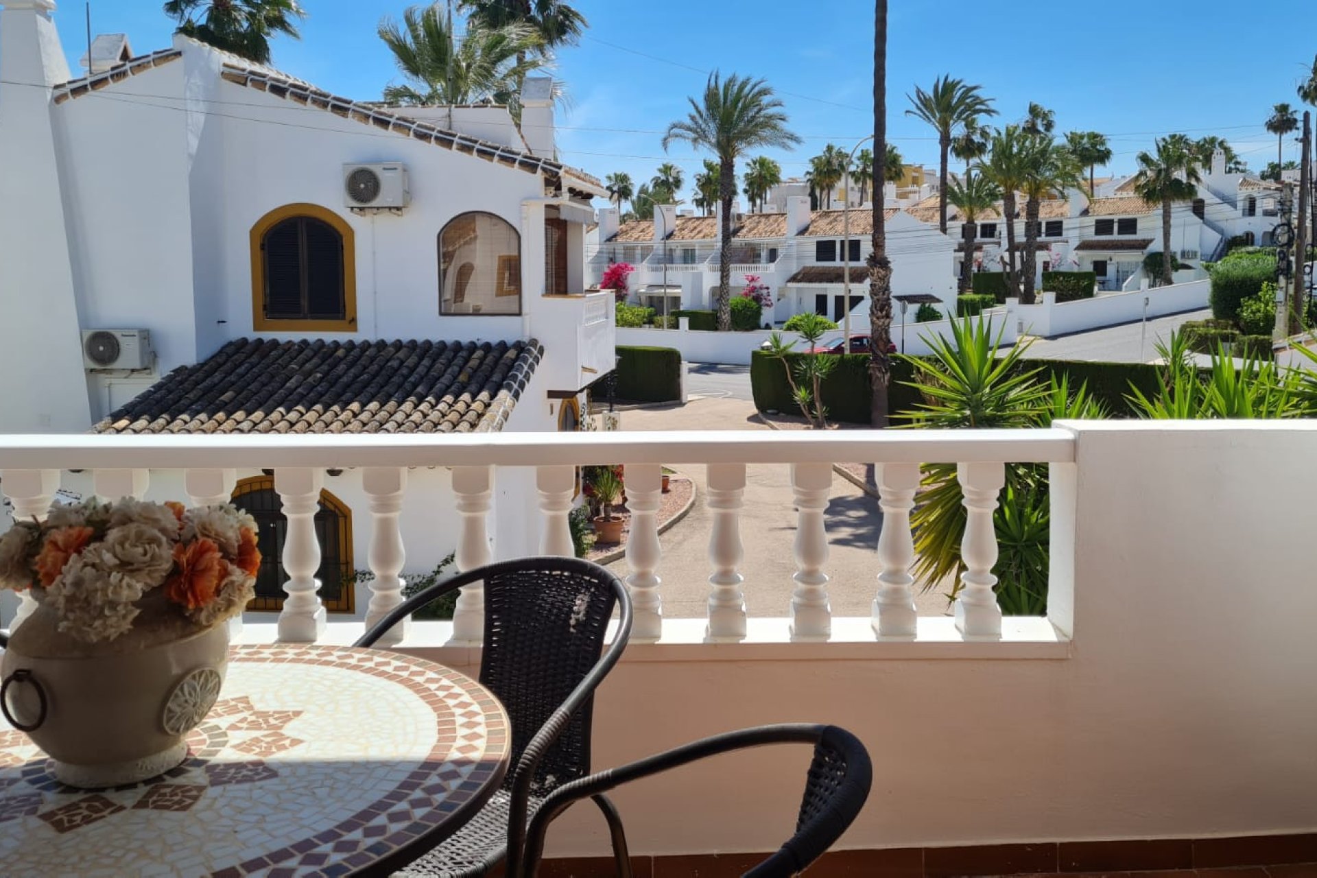 Wiederverkauf - Villa -
Villamartín - Villamartin