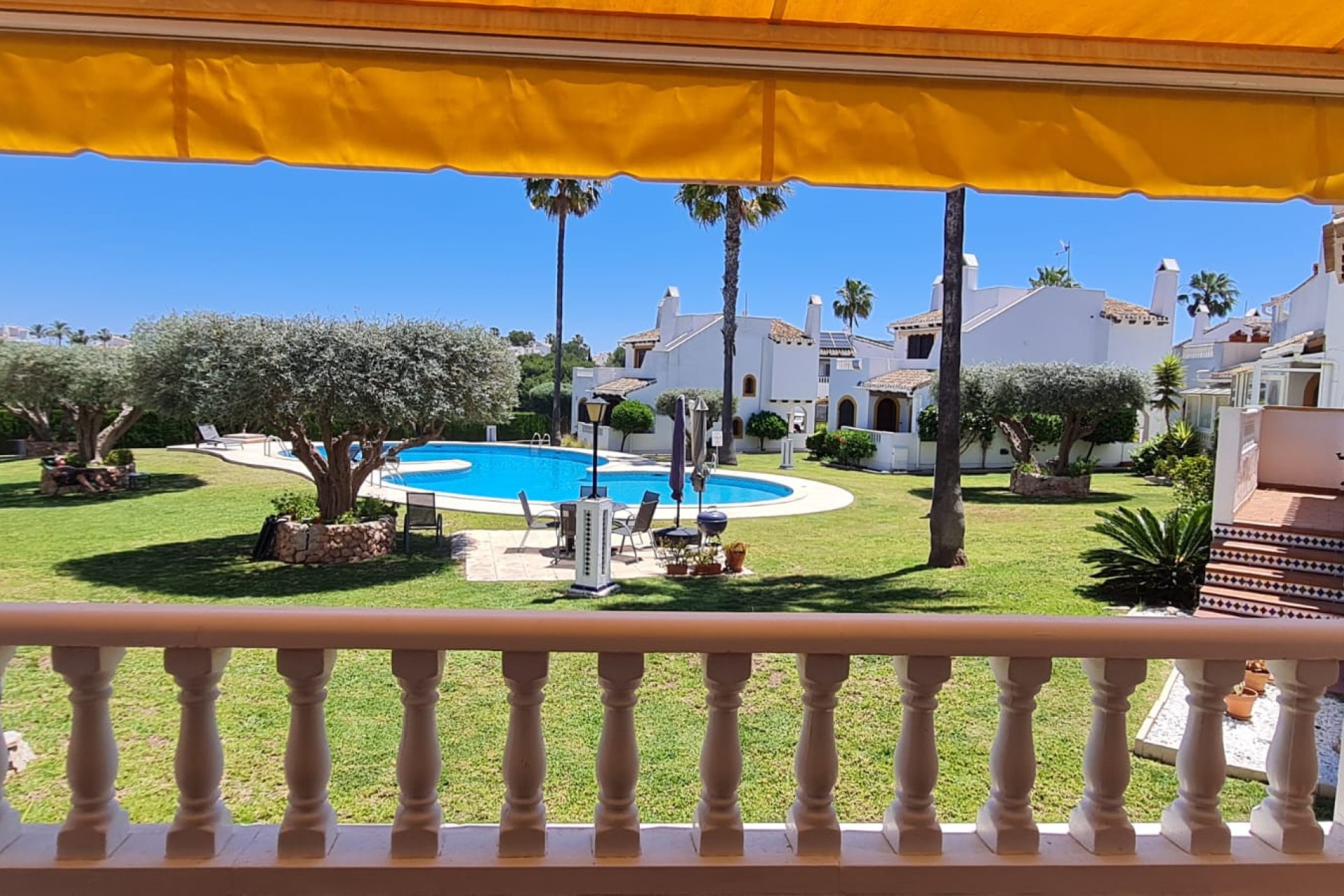 Wiederverkauf - Villa -
Villamartín - Villamartin