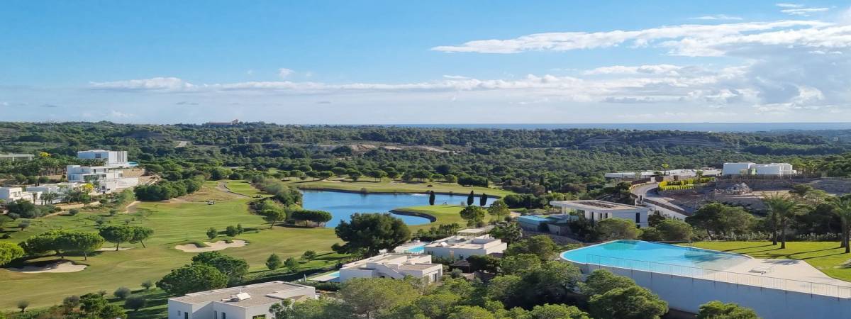 Las Colinas Golf & Country Club