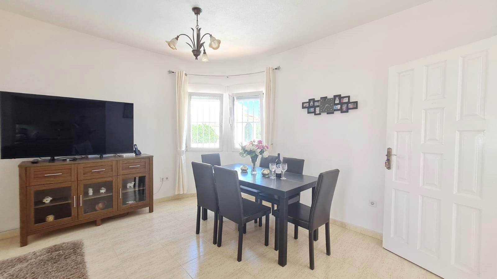 IS-89186: Villa for sale in Orihuela Costa