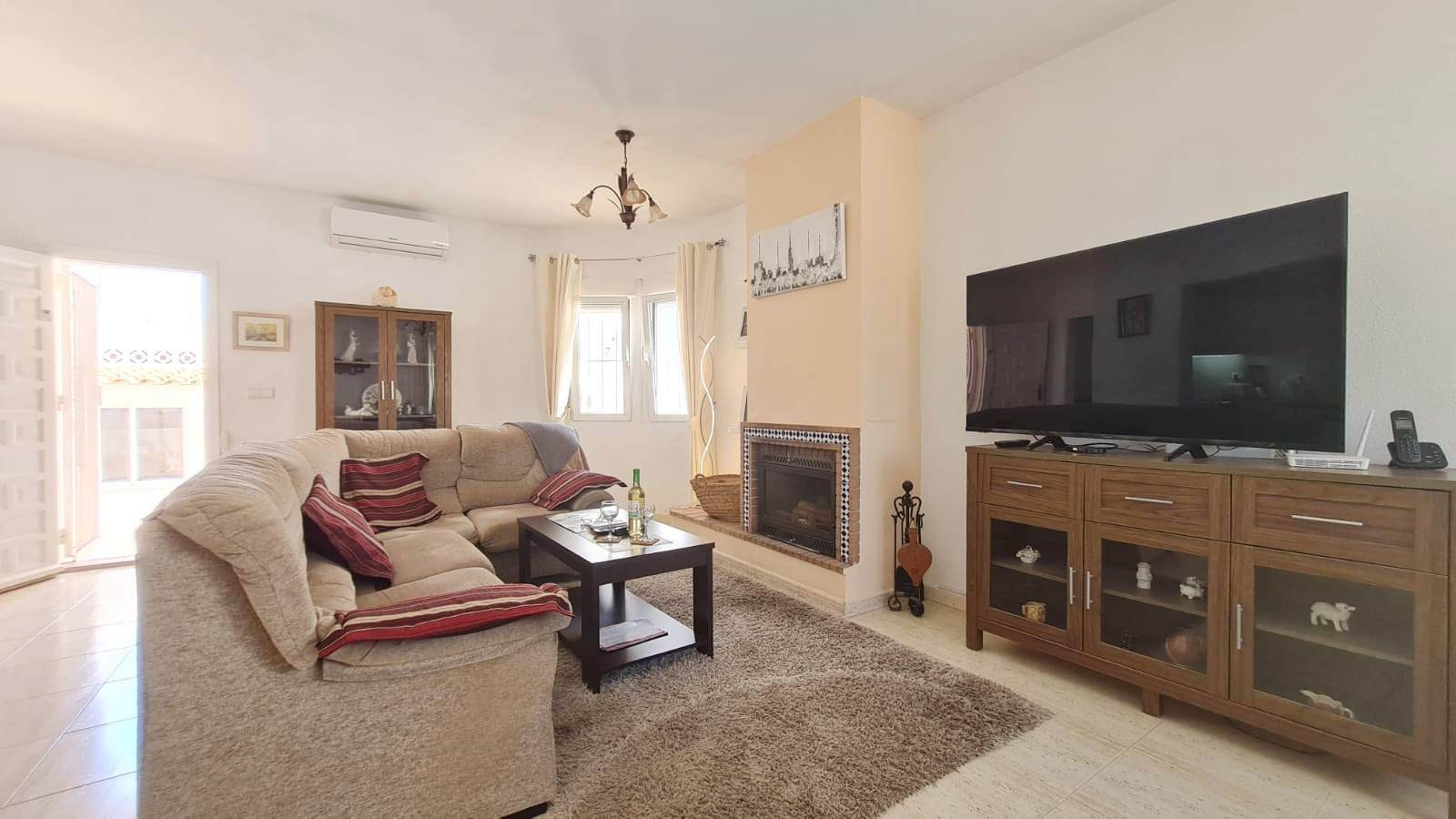 IS-89186: Villa for sale in Orihuela Costa