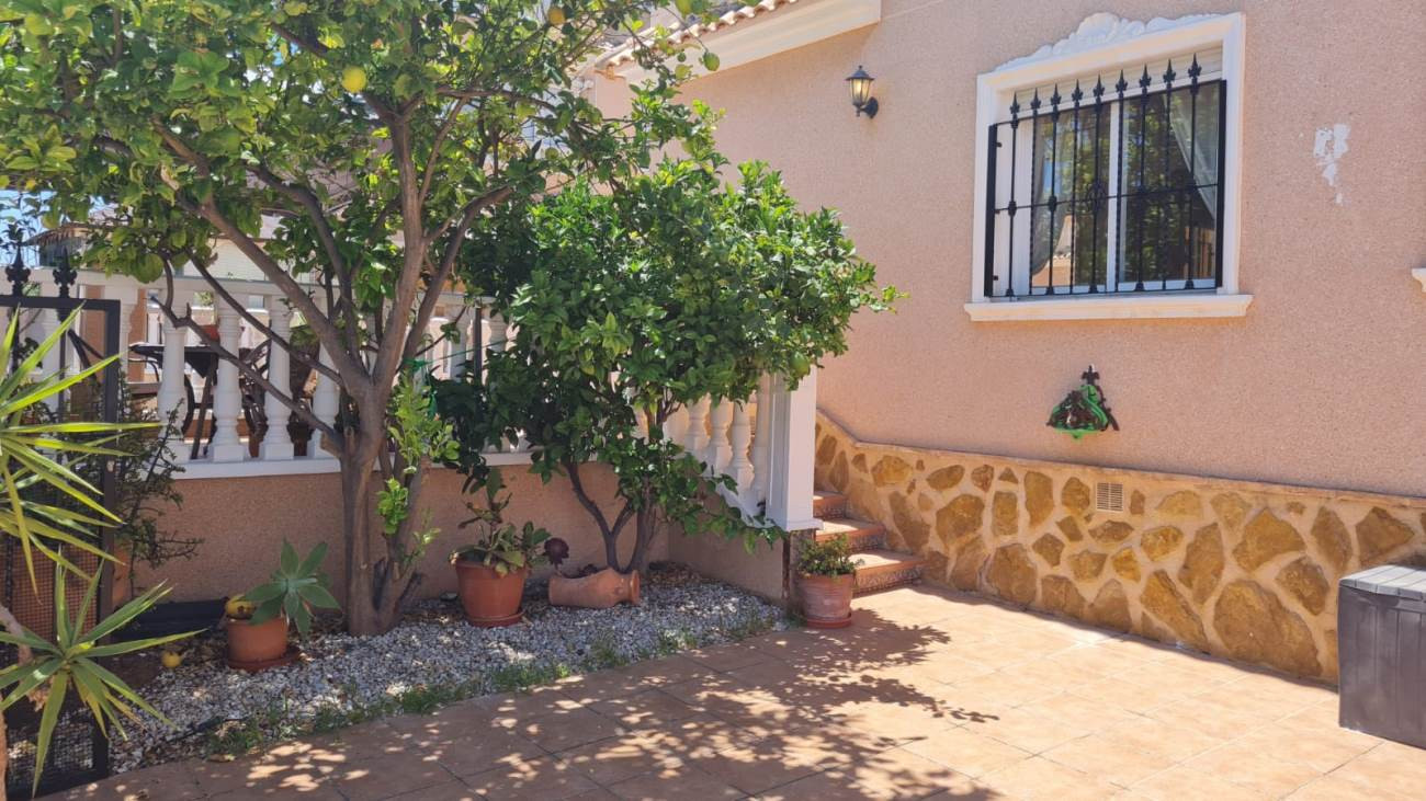 villas en orihuela-costa · los-dolses 255000€