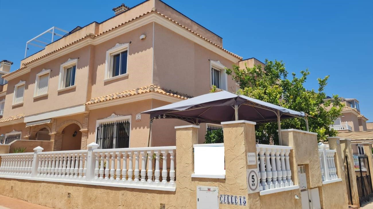 villas en orihuela-costa · los-dolses 255000€