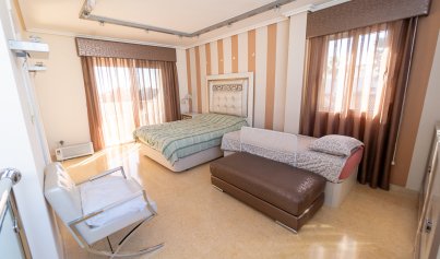 Herverkoop - Villa -
La Mata