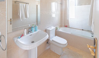 Herverkoop - Villa -
La Mata