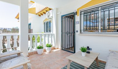 Wiederverkauf - Stadthaus -
Los Altos