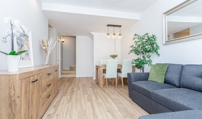 Wiederverkauf - Stadthaus -
Los Altos