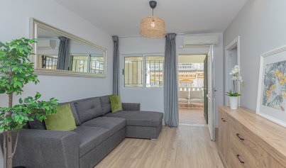 Wiederverkauf - Stadthaus -
Los Altos