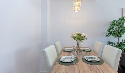 Wiederverkauf - Stadthaus -
Los Altos