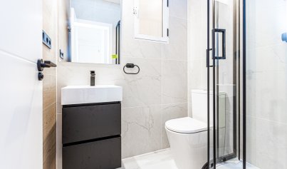 Wiederverkauf - Stadthaus -
Los Altos