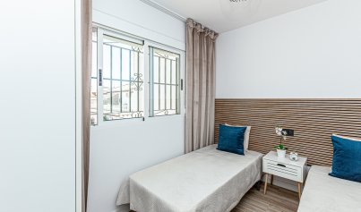 Wiederverkauf - Stadthaus -
Los Altos