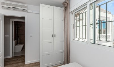 Wiederverkauf - Stadthaus -
Los Altos