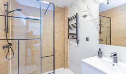 Wiederverkauf - Stadthaus -
Los Altos