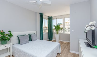 Wiederverkauf - Stadthaus -
Los Altos