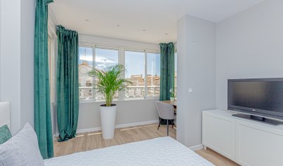 Wiederverkauf - Stadthaus -
Los Altos