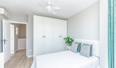 Wiederverkauf - Stadthaus -
Los Altos