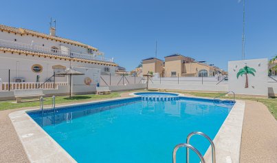 Wiederverkauf - Stadthaus -
Los Altos